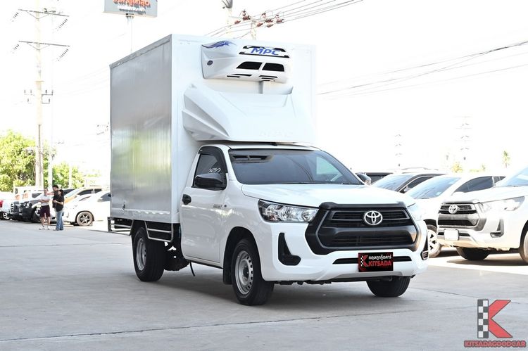 Toyota Hilux Revo 2022 2.4 Entry Pickup ดีเซล ไม่ติดแก๊ส เกียร์ธรรมดา ขาว