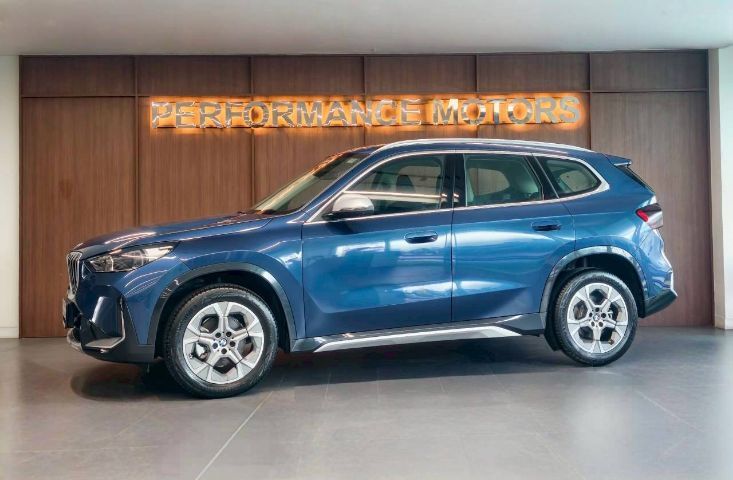 รถ BMW X1 2.0 sDrive20i M Sport สี ฟ้า