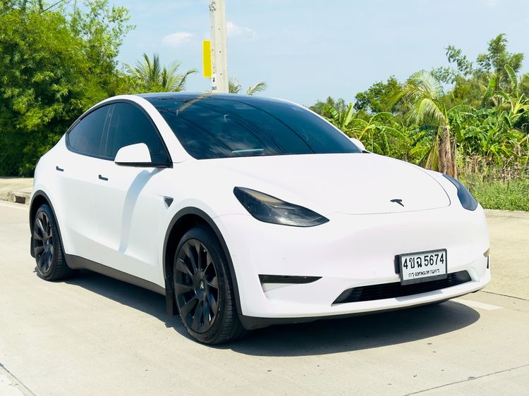 Tesla Model Y 2023 Long Range AWD Sedan ไฟฟ้า ไม่ติดแก๊ส เกียร์อัตโนมัติ ขาว