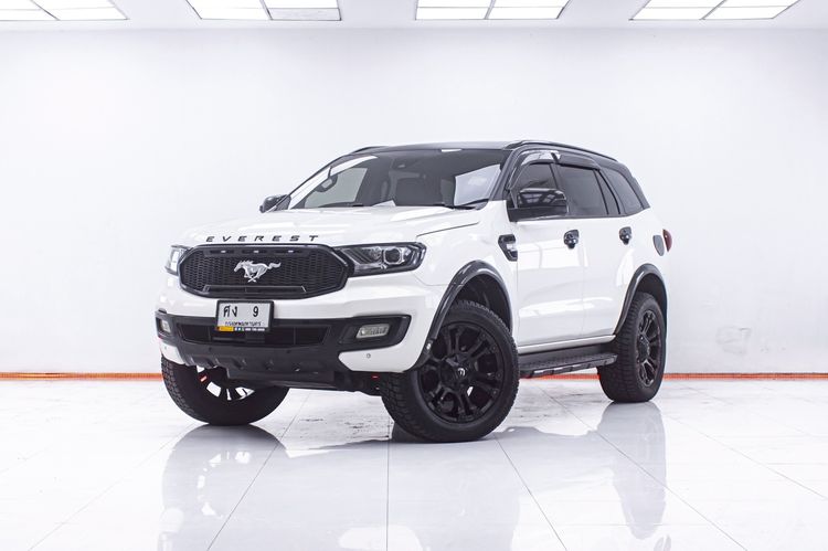 รถ Ford Everest 2.0 Titanium Plus สี ขาว