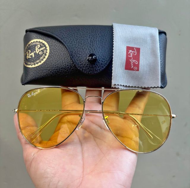 แว่นตากันแดดRayban