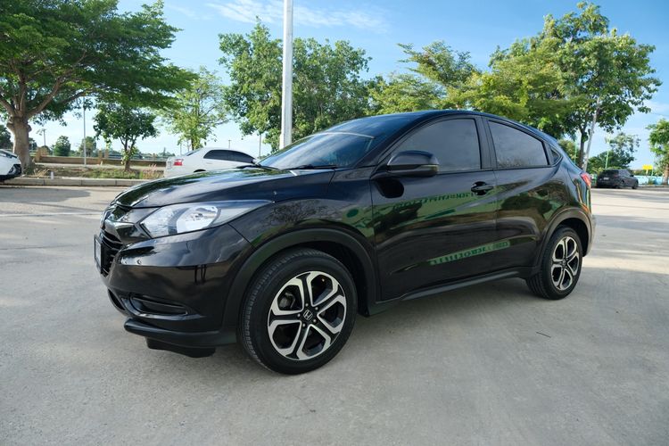 Honda HR-V 2017 1.8 S Sedan เบนซิน ไม่ติดแก๊ส เกียร์อัตโนมัติ ดำ รูปที่ 3