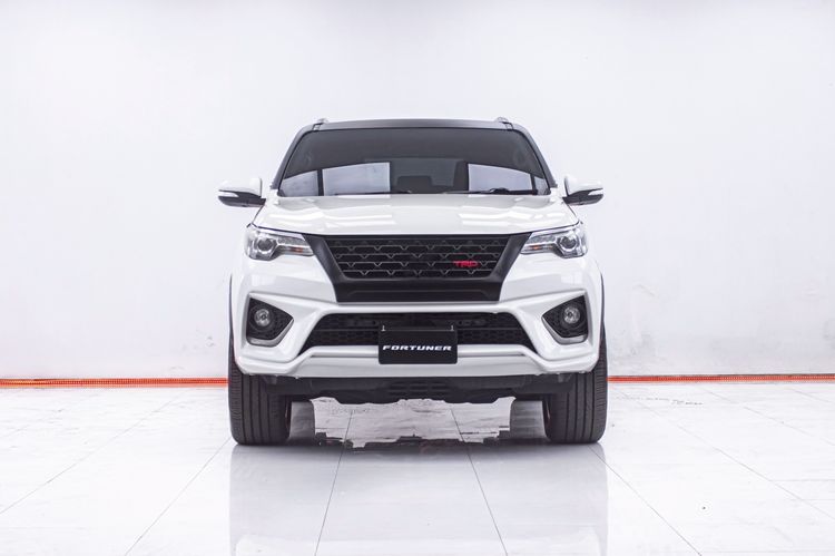 Toyota Fortuner 2016 2.8 TRD Sportivo Utility-car ดีเซล ไม่ติดแก๊ส เกียร์อัตโนมัติ ขาว รูปที่ 4