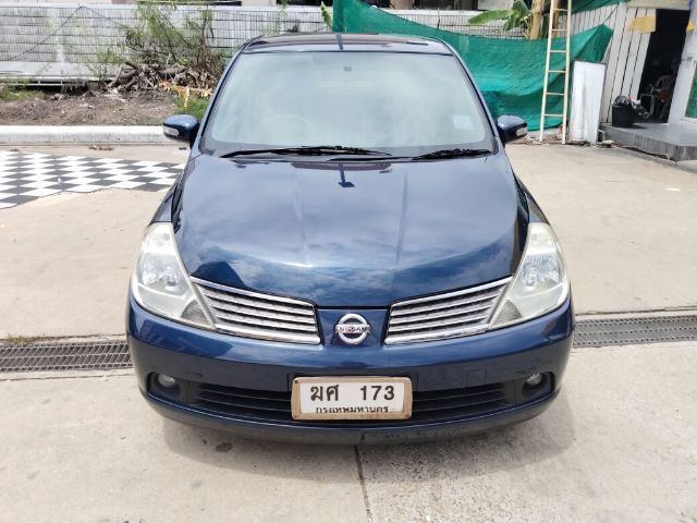 รถ Nissan Tiida 1.8 G สี น้ำเงิน
