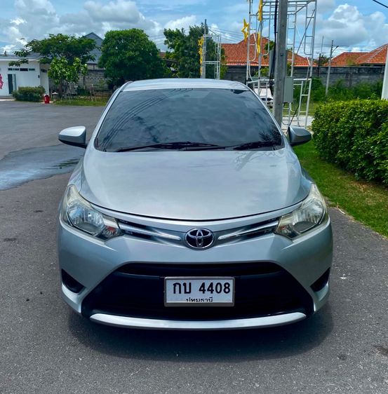 Toyota Vios 2013 1.5 E Sedan เบนซิน ไม่ติดแก๊ส เกียร์อัตโนมัติ เงิน รูปที่ 2