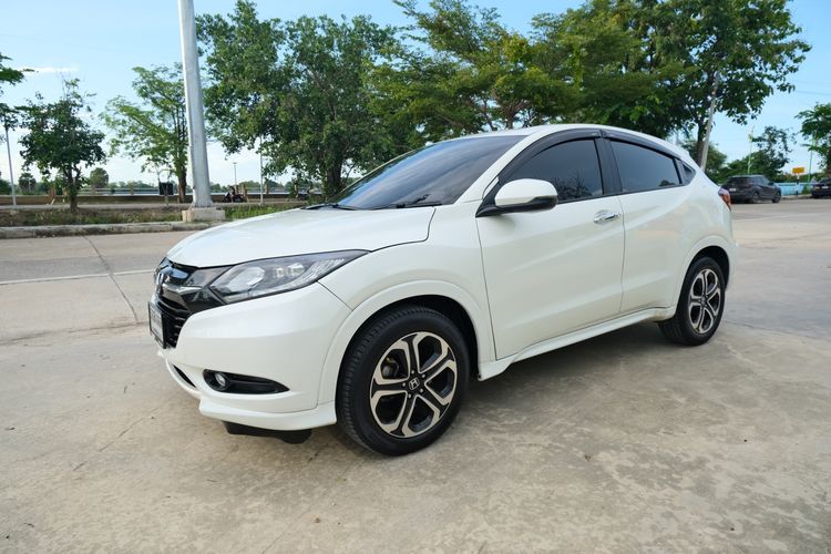 Honda HR-V 2017 1.8 E Limited Sedan เบนซิน ไม่ติดแก๊ส เกียร์อัตโนมัติ ขาว รูปที่ 3