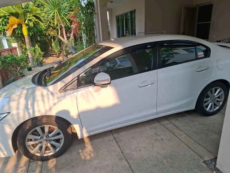 Honda Civic 2012 1.8 E i-VTEC Sedan เบนซิน ไม่ติดแก๊ส เกียร์อัตโนมัติ ขาว รูปที่ 2