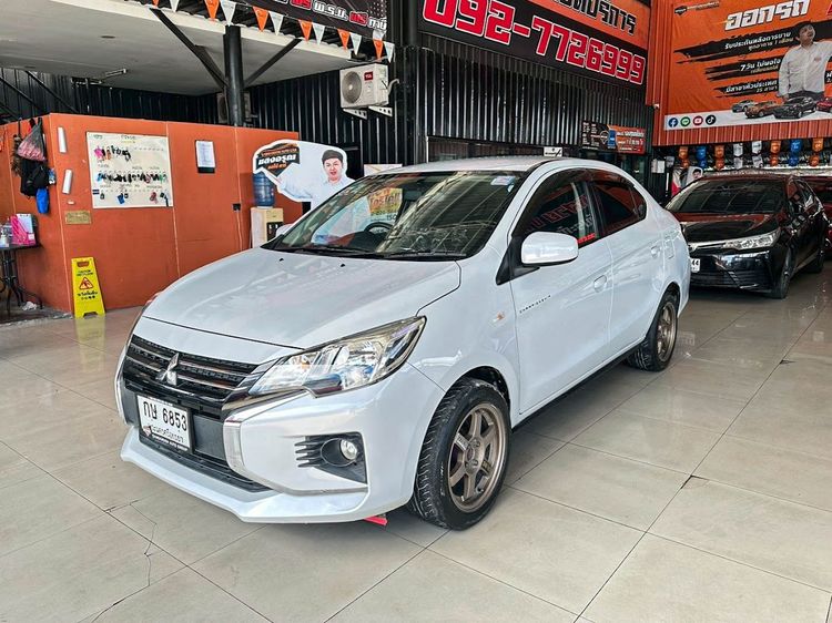 รถ Mitsubishi Attrage 1.2 GLX สี ขาว