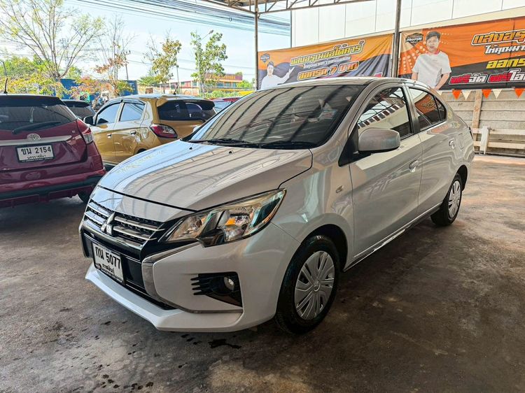 รถ Mitsubishi Attrage 1.2 GLX สี ขาว