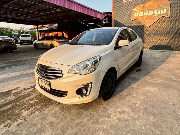 รถ Mitsubishi Attrage 1.2 GLX สี ขาว