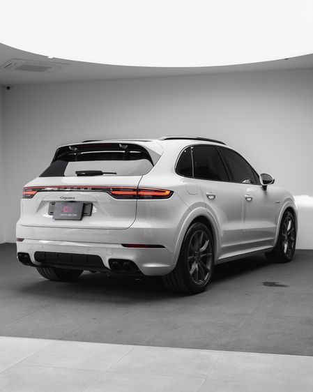 Porsche Cayenne 2020 3.0 E-Hybrid 4WD Utility-car ไฮบริด ไม่ติดแก๊ส เกียร์อัตโนมัติ ขาว รูปที่ 3