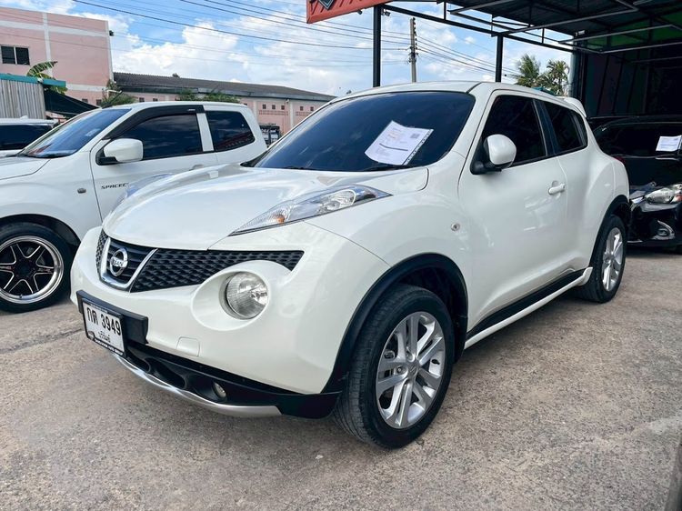 รถ Nissan Juke 1.6 V สี ขาว