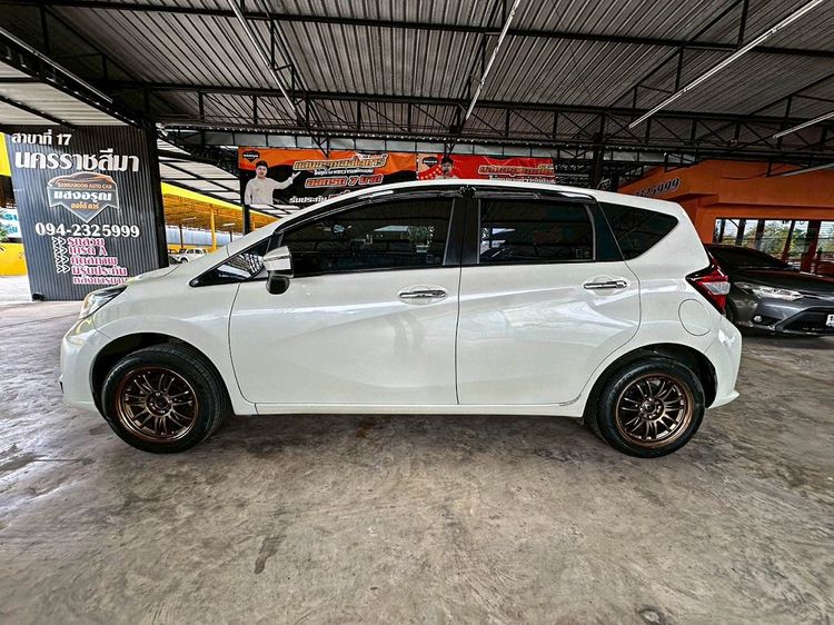Nissan Note 2017 1.2 V Sedan เบนซิน ไม่ติดแก๊ส เกียร์อัตโนมัติ ขาว รูปที่ 4