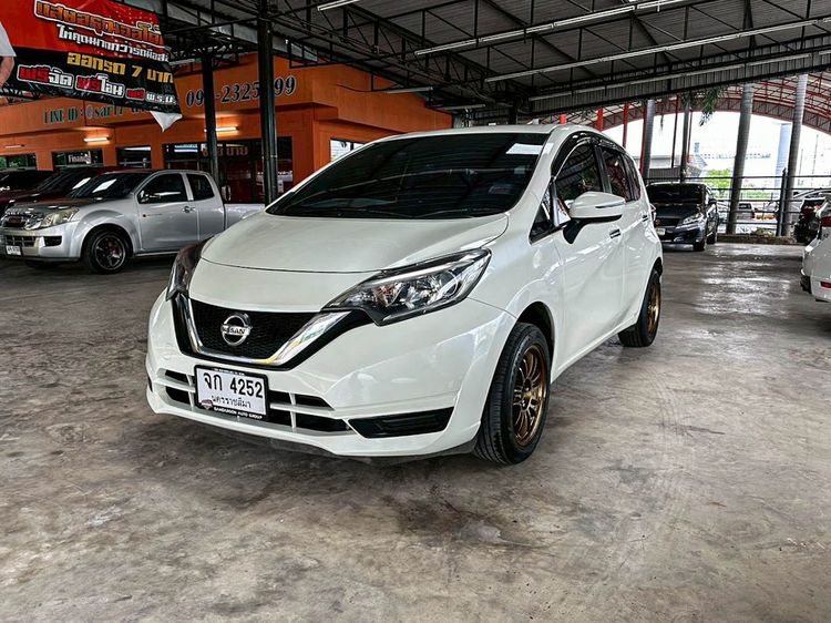 รถ Nissan Note 1.2 V สี ขาว