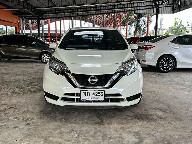 Nissan Note 2017 1.2 V Sedan เบนซิน ไม่ติดแก๊ส เกียร์อัตโนมัติ ขาว รูปที่ 2