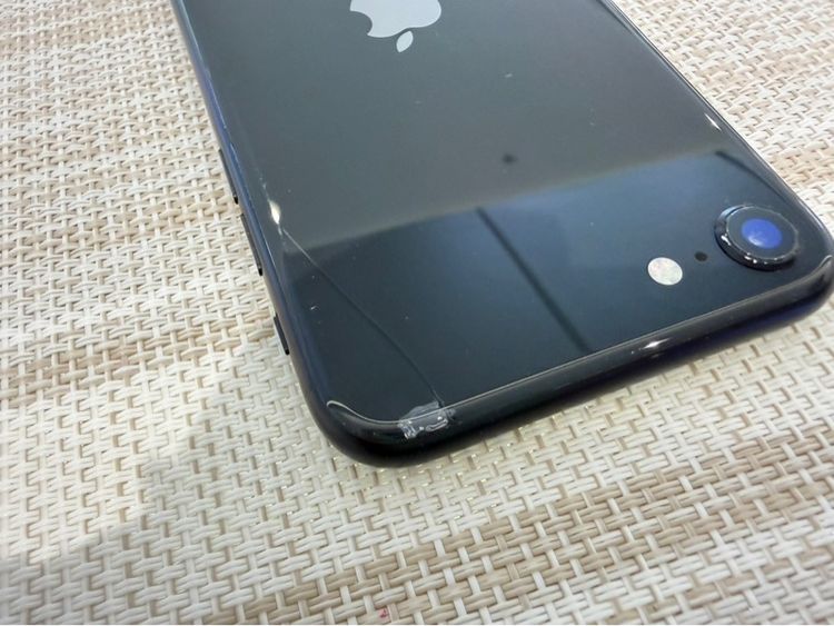 iPhone SE2 ฝาหลังร้าว 64gb รูปที่ 2