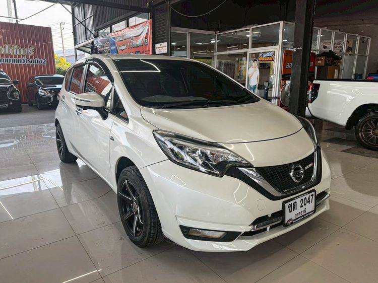Nissan Note 2017 1.2 VL Sedan เบนซิน ไม่ติดแก๊ส เกียร์อัตโนมัติ ขาว รูปที่ 3