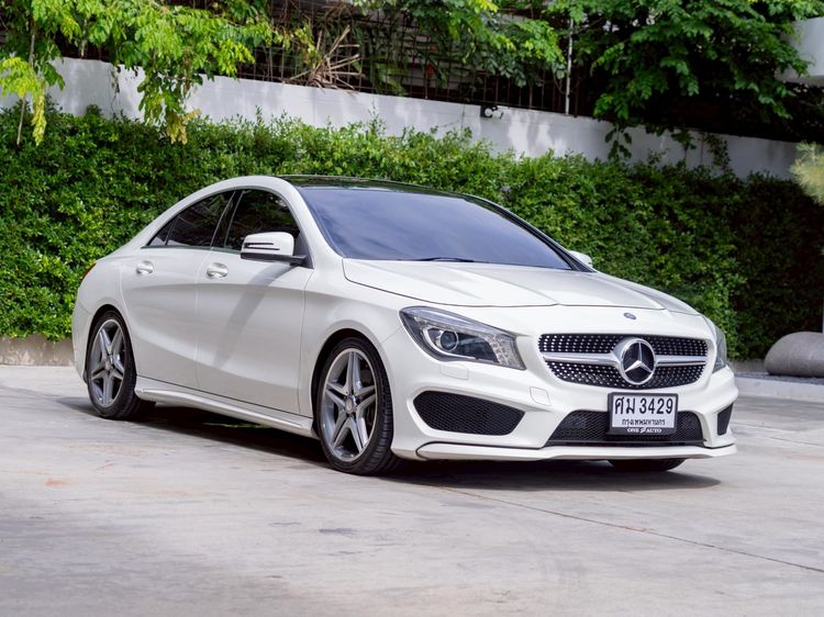Mercedes-Benz CLA-Class 2015 CLA250 AMG Sedan เบนซิน ไม่ติดแก๊ส เกียร์อัตโนมัติ ขาว