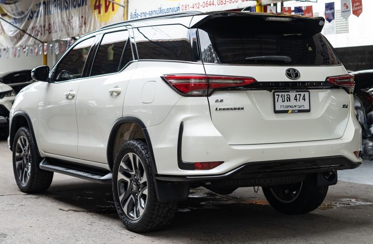 Toyota Fortuner 2021 2.8 Legender Black Top 4WD Utility-car ดีเซล ไม่ติดแก๊ส เกียร์อัตโนมัติ ขาว รูปที่ 3