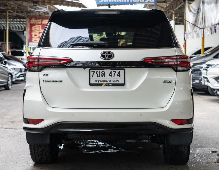 Toyota Fortuner 2021 2.8 Legender Black Top 4WD Utility-car ดีเซล ไม่ติดแก๊ส เกียร์อัตโนมัติ ขาว รูปที่ 4