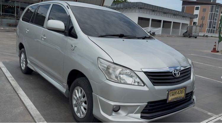 Toyota Innova 2012 2.0 E Utility-car เบนซิน LPG เกียร์ธรรมดา บรอนซ์ทอง รูปที่ 4