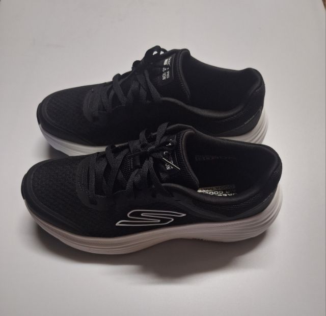 ดำ ผ้า รองเท้าผ้าใบ UK 8.5 | EU 42 2/3 | US 9 รองเท้า SKECHERS