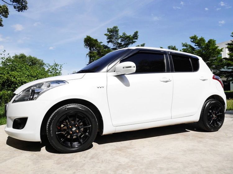 รถ Suzuki Swift 1.2 GLX สี ขาว