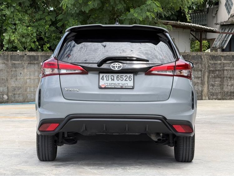 Toyota Yaris 2023 1.2 Premium S Sedan เบนซิน ไม่ติดแก๊ส เกียร์อัตโนมัติ เทา รูปที่ 4