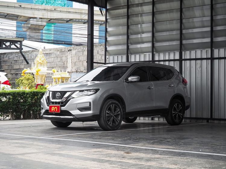 รถ Nissan X-Trail 2.5S สี บรอนซ์เงิน