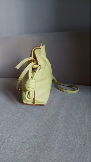 กระเป๋าสะพายใบเล็ก Loewe สีเขียวมะนาว รูปที่ 3
