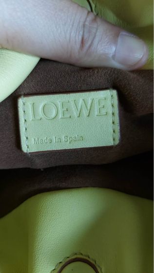 กระเป๋าสะพายใบเล็ก Loewe สีเขียวมะนาว รูปที่ 7