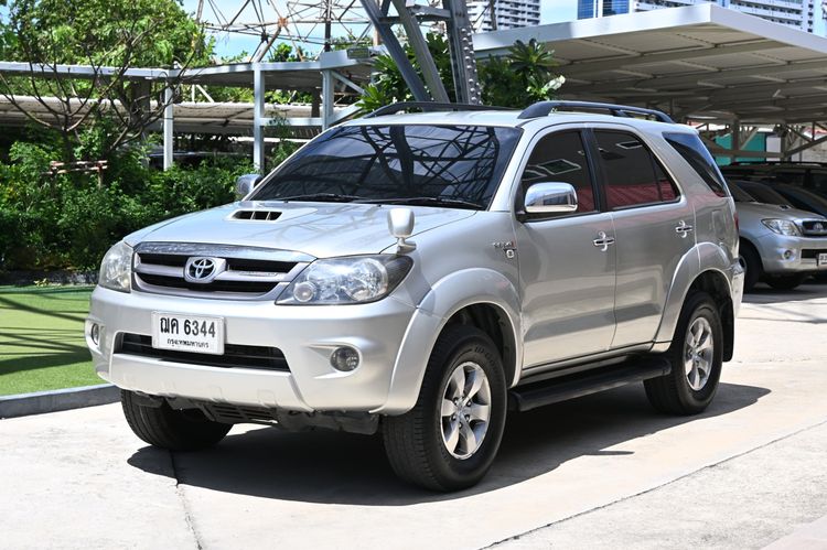 Toyota Fortuner 2008 3.0 V 4WD Utility-car ดีเซล ไม่ติดแก๊ส เกียร์อัตโนมัติ บรอนซ์ทอง