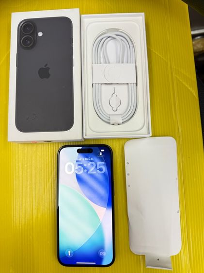 iPhone 16