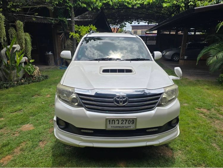 Toyota Fortuner 2012 3.0 V Utility-car ดีเซล ไม่ติดแก๊ส เกียร์อัตโนมัติ ขาว รูปที่ 2