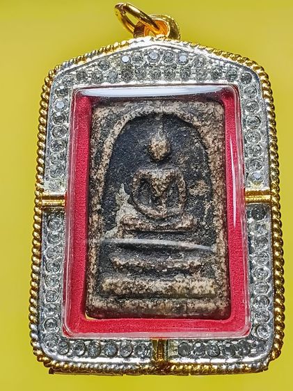 พระสมเด็จวัดระฆัง พิมพ์ใหญ่ รุ่นเเรก มีลงรักยางไม้เก่ามาเเต่เดิม สภาพสวยเก่า เนื้อเเห้งจัดเก่าตามกาลเวลา สมบูรณ์เดิมๆไม่หักไม่ซ่อม เก่ามากๆ