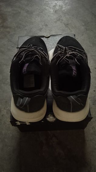 รองเท้าUnder armour