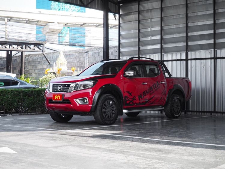 รถ Nissan Navara 2.3 Calibre E Black Edition สี แดง