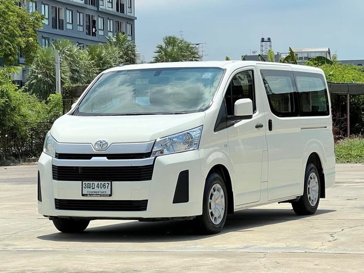 รถ Toyota Hiace 2.8 economy สี ขาว