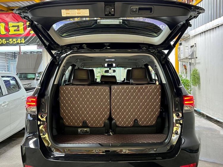 Toyota Fortuner 2020 2.4 V Pickup ดีเซล ไม่ติดแก๊ส เกียร์อัตโนมัติ ดำ รูปที่ 4