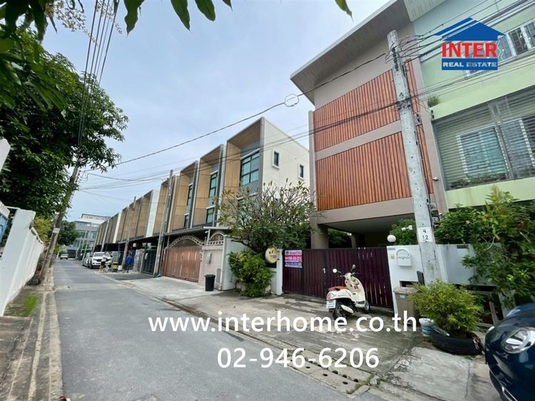 ทาวน์โฮม 3 ชั้น 32.9 ตร.ว. หมู่บ้านแอทโฮม3 ซอยลาดพร้าว107 ถนนลาดพร้าว เขตบางกะปิ กรุงเทพมหานคร