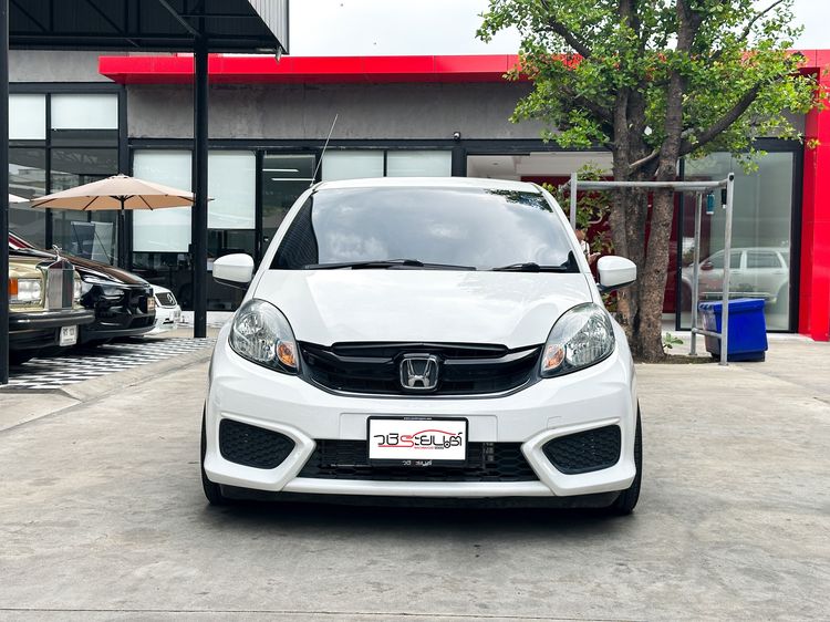 Honda Brio 2017 1.2 V Sedan เบนซิน เกียร์อัตโนมัติ ขาว รูปที่ 2