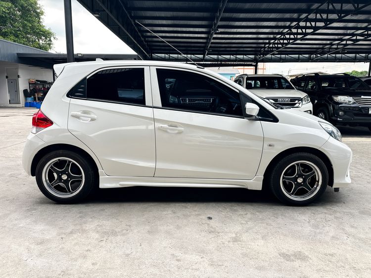 Honda Brio 2017 1.2 V Sedan เบนซิน เกียร์อัตโนมัติ ขาว รูปที่ 4