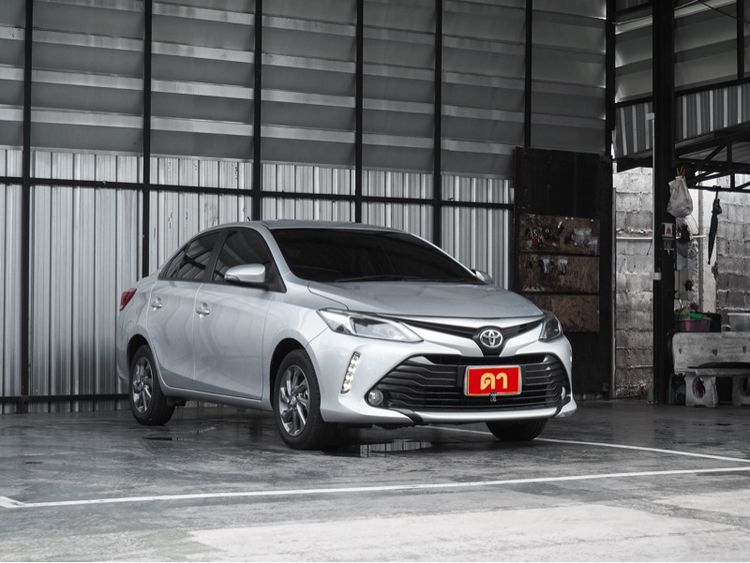 Toyota Vios 2021 1.5 Mid Sedan เบนซิน ไม่ติดแก๊ส เกียร์อัตโนมัติ เทา รูปที่ 2