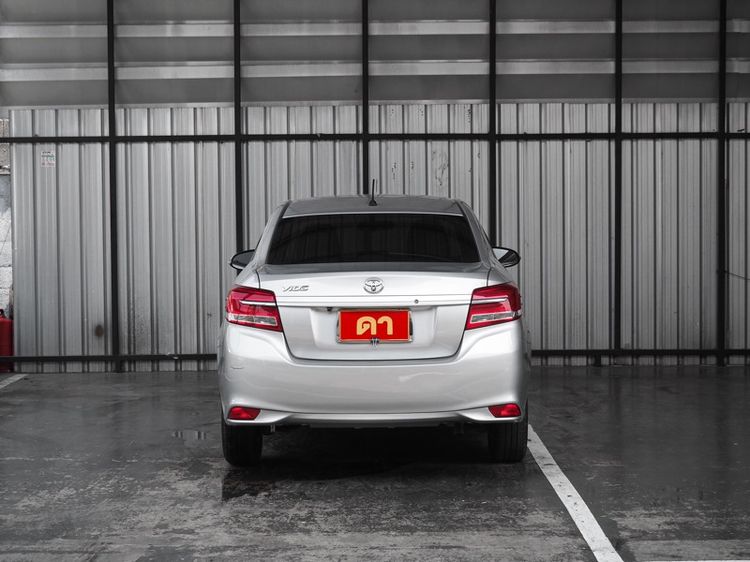 Toyota Vios 2021 1.5 Mid Sedan เบนซิน ไม่ติดแก๊ส เกียร์อัตโนมัติ เทา รูปที่ 4