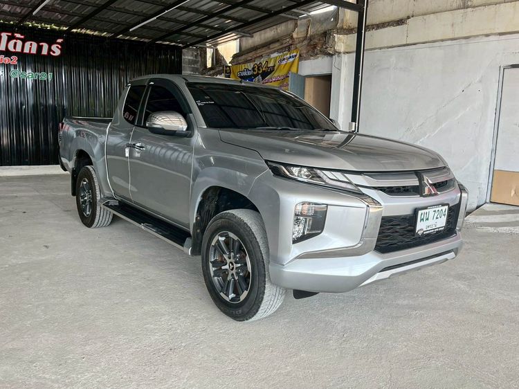 Mitsubishi Triton 2020 2.4 GLS Plus Pickup ดีเซล ไม่ติดแก๊ส เกียร์ธรรมดา เทา รูปที่ 3