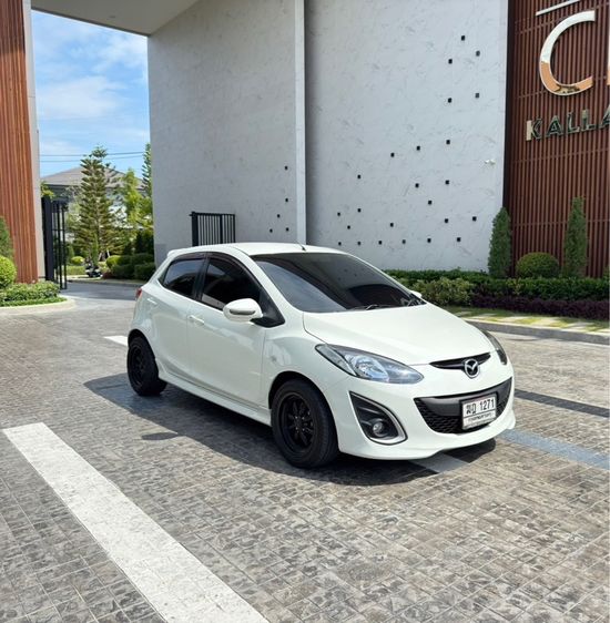 รถ Mazda Mazda 2 1.5 Spirit Sports สี ขาว