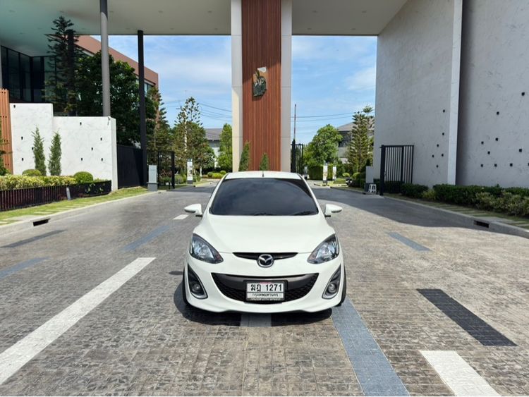 Mazda Mazda 2 2011 1.5 Spirit Sports Sedan เบนซิน ไม่ติดแก๊ส เกียร์อัตโนมัติ ขาว รูปที่ 2