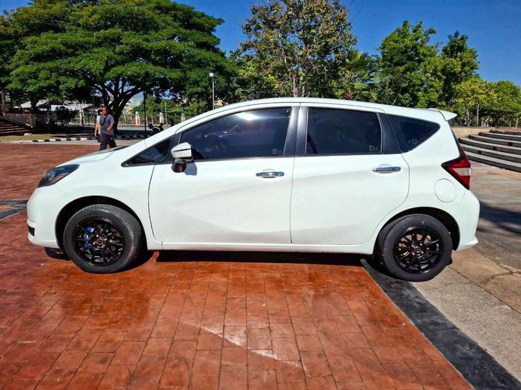Nissan Note 2017 1.2 VL Sedan เบนซิน ไม่ติดแก๊ส เกียร์อัตโนมัติ ขาว รูปที่ 4