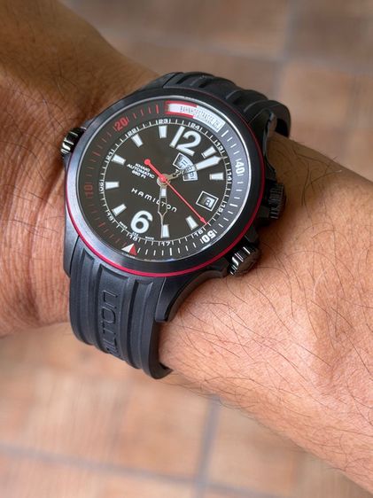 HAMILTON Khaki Automatic Navy GMT Black Dial Diver 42 mm AT Men's Watch H77585335 รูปที่ 15