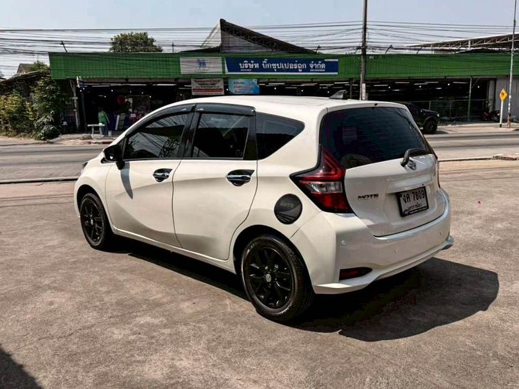 Nissan Note 2017 1.2 V Sedan เบนซิน ไม่ติดแก๊ส เกียร์อัตโนมัติ ขาว รูปที่ 4